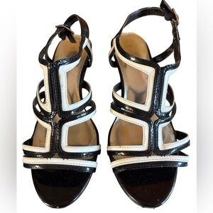 Naturalizer Black and White Strappy Heel Open Toe Sandals Size 6